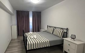 Sleep And Go - Unirii View